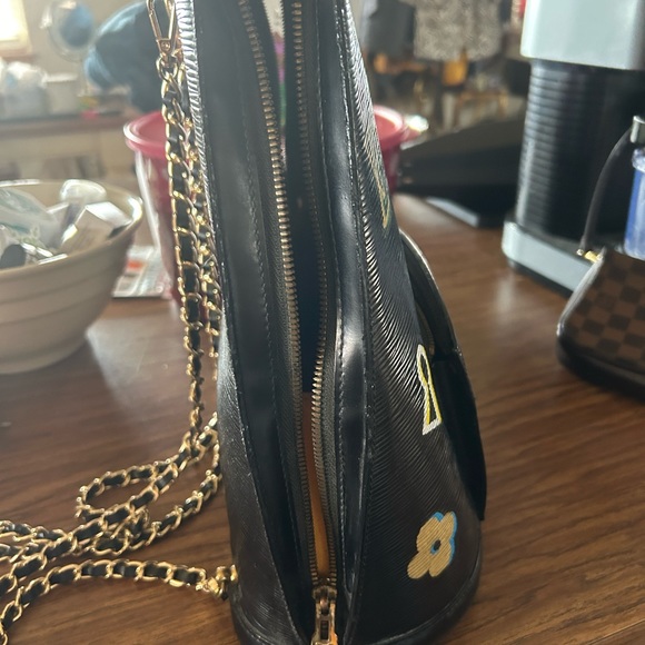 Louis Vuitto Epi Gobelins Backpack custom, painted with generic straps - Picture 5 of 17